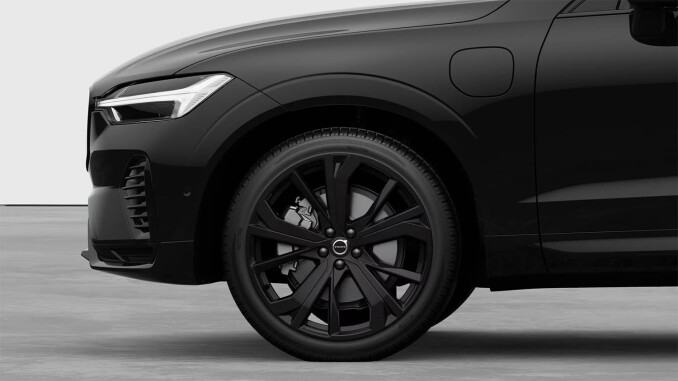 Volvo XC60 2.0 T6 [350] Plug-in Hybrid Plus Black Ed 5dr AWD Gtron [NI] Estate - Image 4